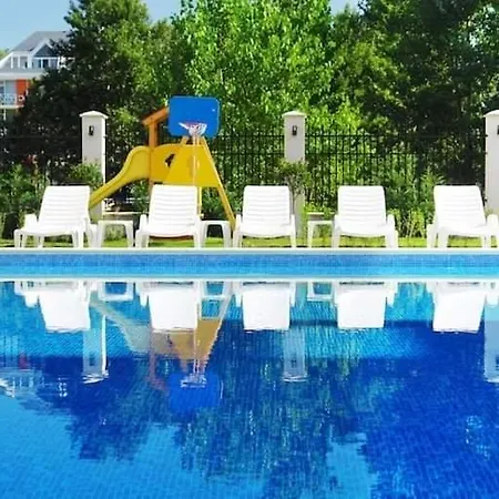 شقة U-Dacha Summer Apartments Destination Bulgaria 2000 *